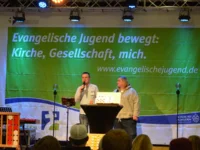 Die Tagungsleitung (Christian Liebchen und Anja Teege) begrüßen die TN